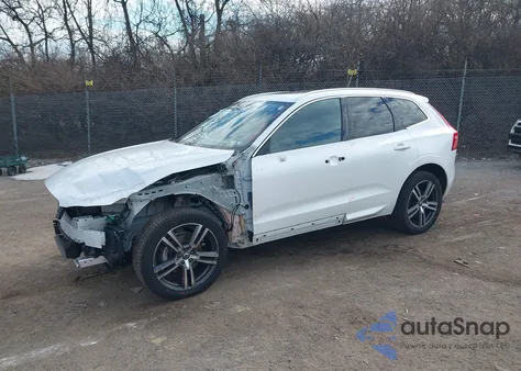 2021 Volvo Xc60 T5 Momentum z USA, uszkodzony, nr VIN YV4102RK4M1681734